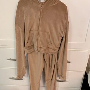 Skims Honey Velour Matching Track Suit Med